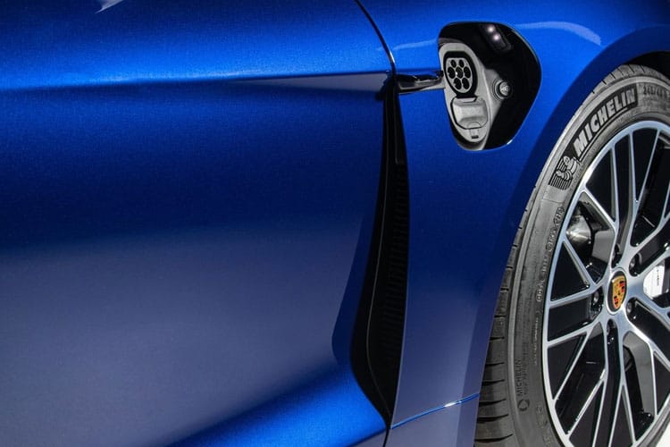 3959054 320kW 105kWh 4dr RWD Auto [Revised]
