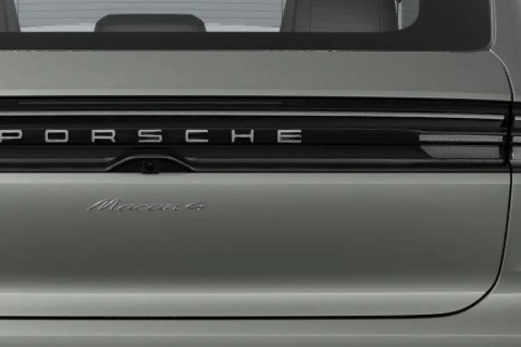3867243 380kW 4S 100kWh 5dr Auto