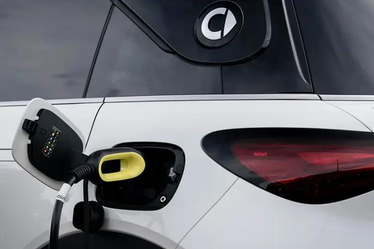 3798670 200kW Pro 49kWh 5dr Auto