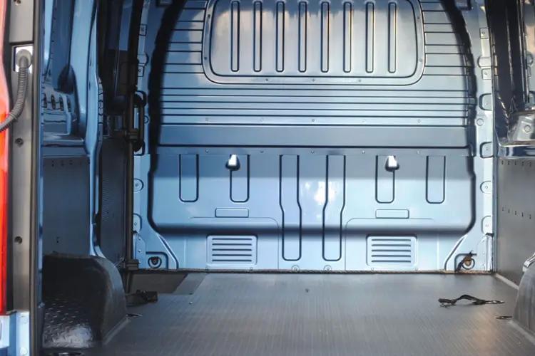 3972090 150kW Chassis Cab 77kWh N2 Auto