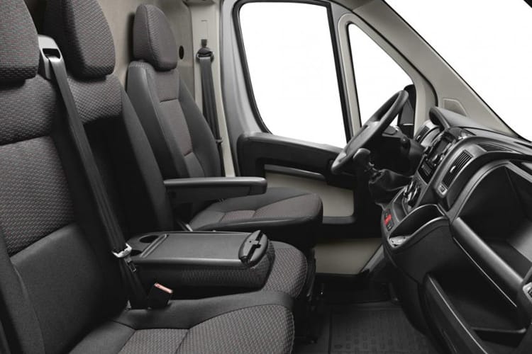 3959609 205kW 110kWh H2 Van Professional Auto [22kW]
